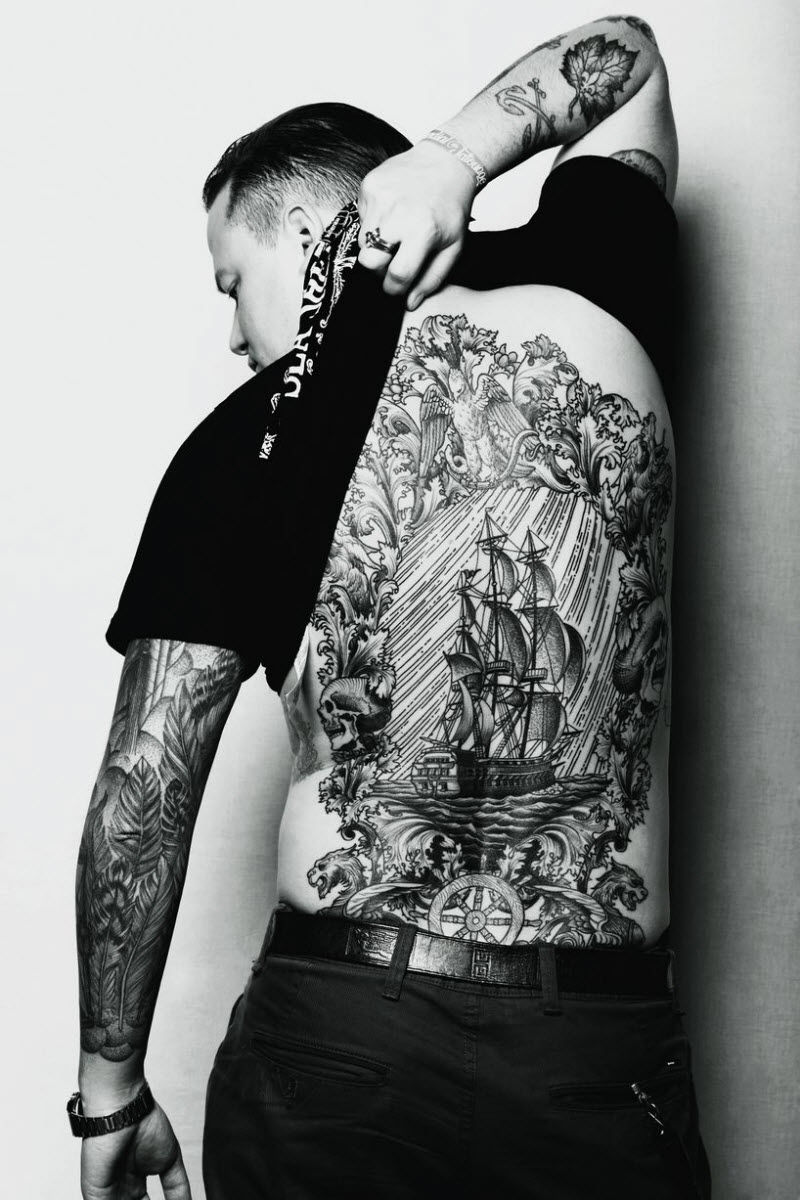Самые впечатляющие татуировки со всего мира в книге TTT: Tattoo
