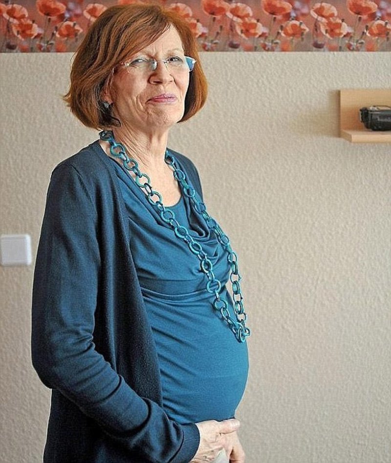 Эта женщина родила в 65 лет четверняшек, при уже имеющихся 13-ти детях Эта женщина родила в 65 лет четверняшек, при уже имеющихся 13-ти детях