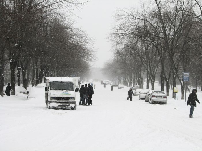Сильнейший снегопад парализовал Киев на несколько дней (86 фото)