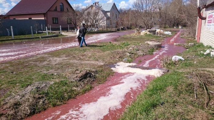 Тонны сока вылились на улицы города Лебедянь