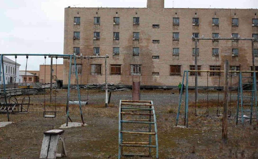 Советский город-призрак на краю света Советский город-призрак на краю света