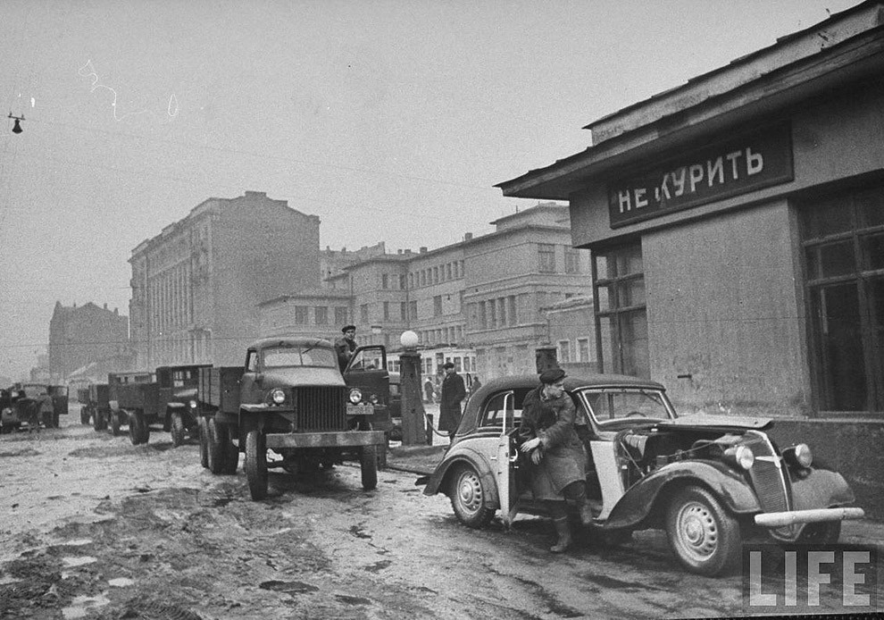 Бензоколонки в СССР – история в фотографиях Бензоколонки в СССР – история в фотографиях