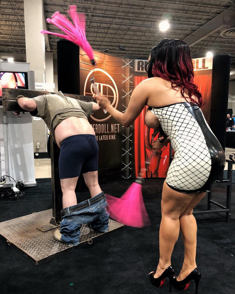 EXXXOTICA Expo в Майами