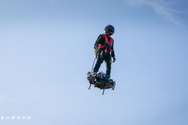 Усовершенствованная реактивная летающая доска от Flyboard Air