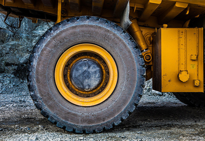 Механические монстры: самосвал Komatsu Механические монстры: самосвал Komatsu