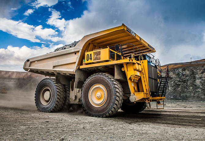 Механические монстры: самосвал Komatsu Механические монстры: самосвал Komatsu