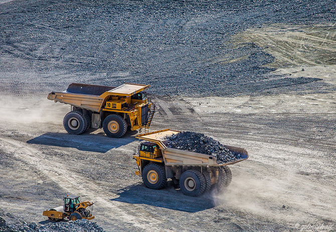 Механические монстры: самосвал Komatsu Механические монстры: самосвал Komatsu