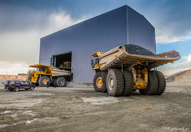 Механические монстры: самосвал Komatsu Механические монстры: самосвал Komatsu