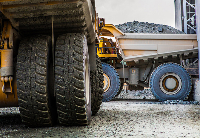 Механические монстры: самосвал Komatsu Механические монстры: самосвал Komatsu