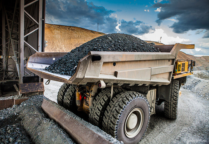 Механические монстры: самосвал Komatsu Механические монстры: самосвал Komatsu