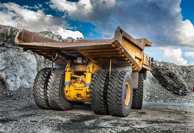 Механические монстры: самосвал Komatsu Механические монстры: самосвал Komatsu