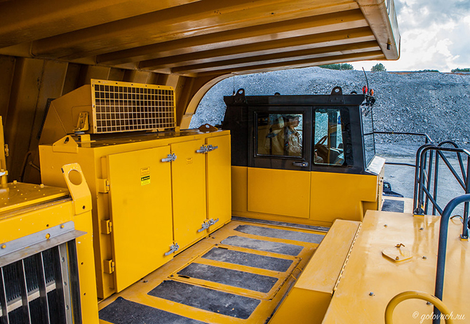 Механические монстры: самосвал Komatsu Механические монстры: самосвал Komatsu