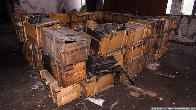 Заброшенное производство противогазов (48 фото) Заброшенное производство противогазов (48 фото)