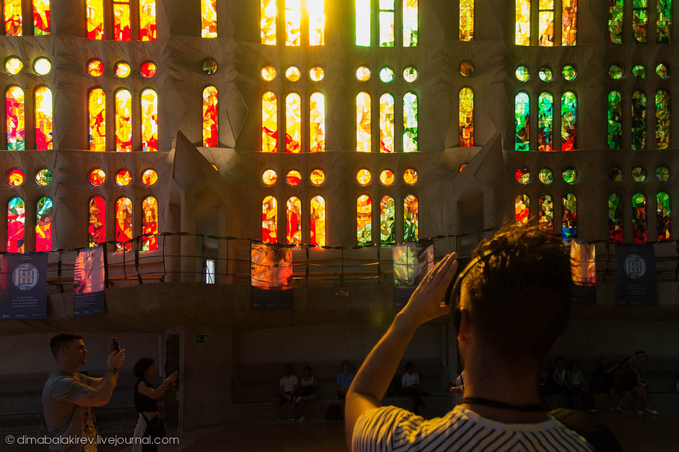 Sagrada Familia или Храм Святого Семейства Sagrada Familia или Храм Святого Семейства