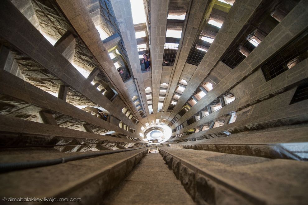 Sagrada Familia или Храм Святого Семейства Sagrada Familia или Храм Святого Семейства