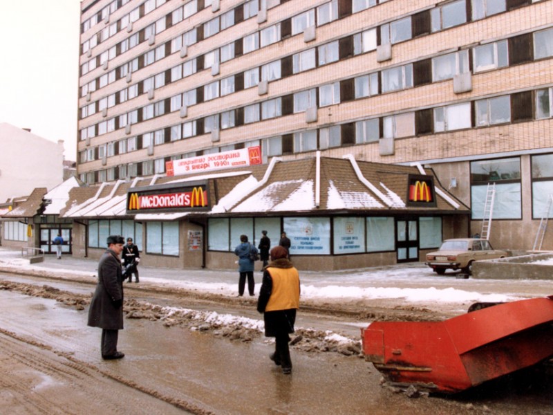 Фото с открытия первого «Макдоналдса» в Москве