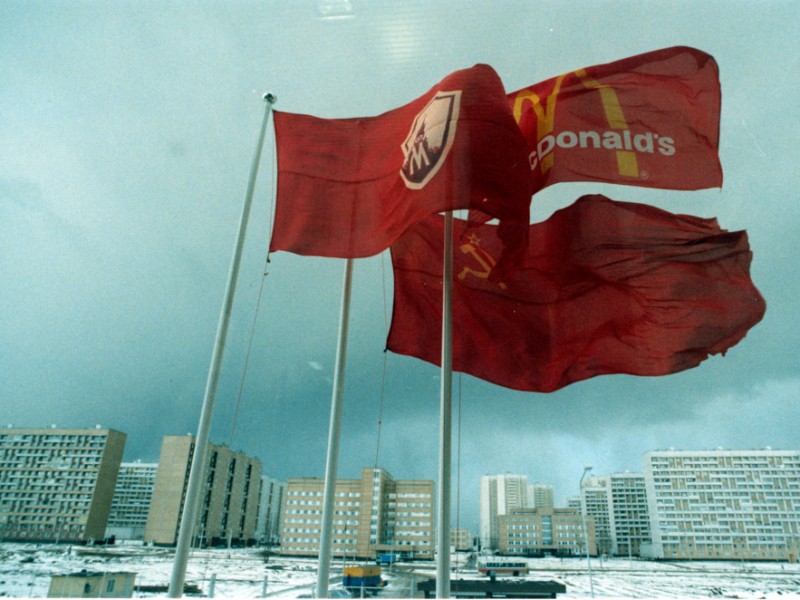 Фото с открытия первого «Макдоналдса» в Москве
