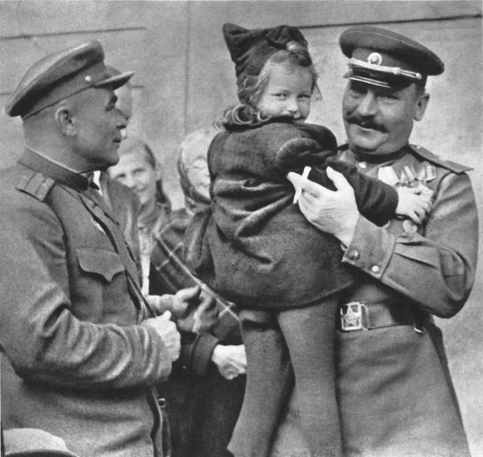 У войны недетское лицо У войны недетское лицо
