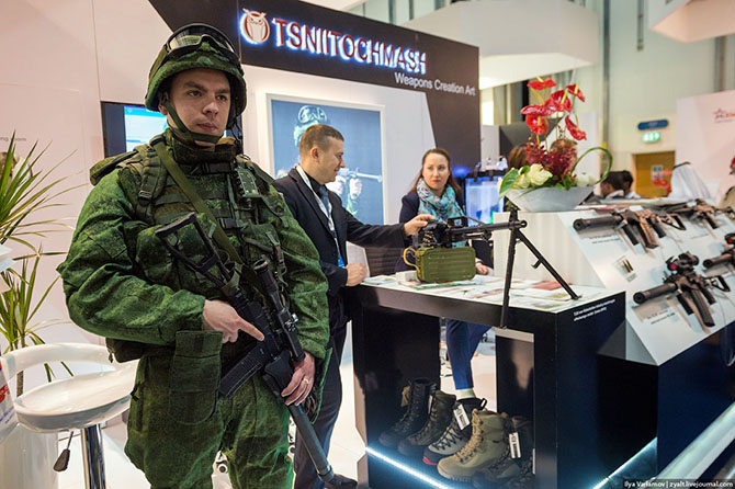 Экскурсия по выставке оружия в Абу-Даби Экскурсия по выставке оружия в Абу-Даби