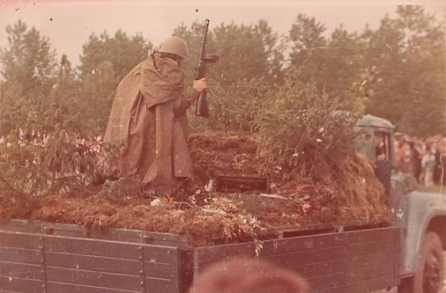 Необычные платформы во время парада к 30-летней годовщине Победы в Великой Отечественной войне