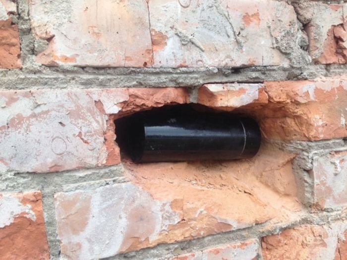В новосибирской школе обнаружили забытую капсулу времени