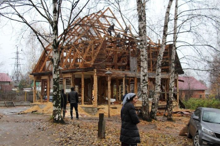 В Перми сносят незаконно построенные цыганское дома