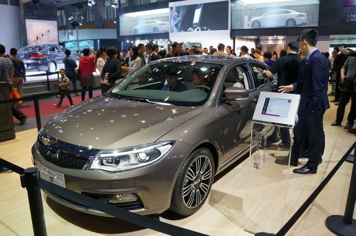 Модели и автомобили на выставке Auto Guangzhou-2013 Модели и автомобили на выставке Auto Guangzhou-2013
