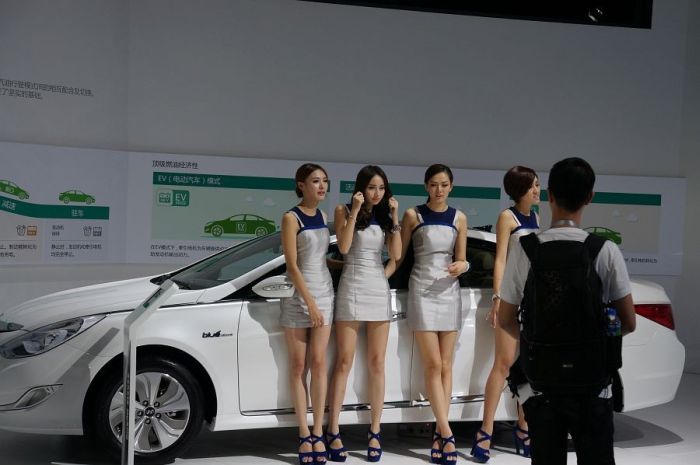Модели и автомобили на выставке Auto Guangzhou-2013 Модели и автомобили на выставке Auto Guangzhou-2013