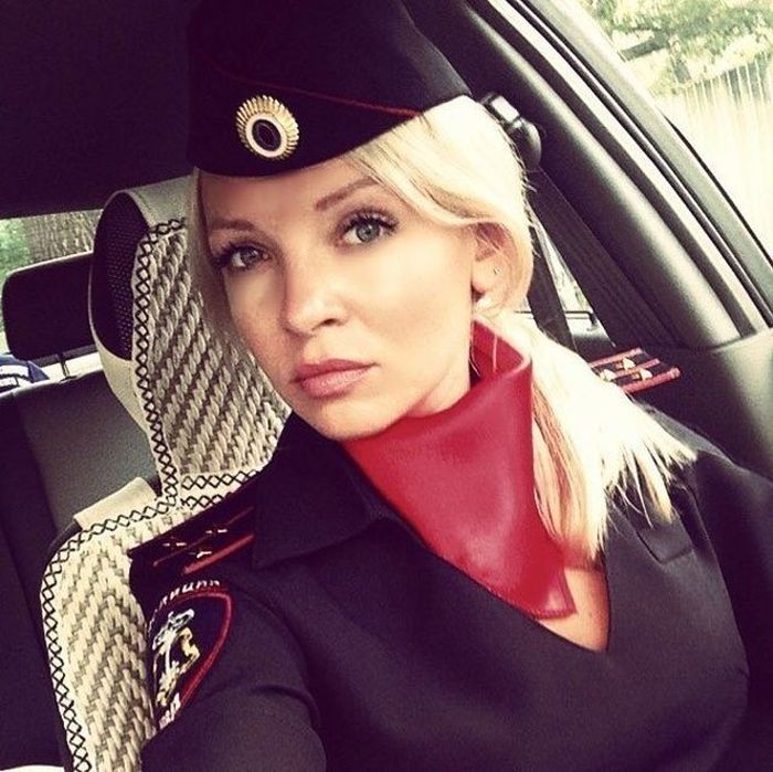 Девушки-полицейские в России