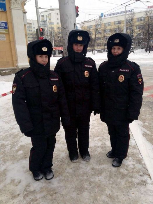 Девушки-полицейские в России