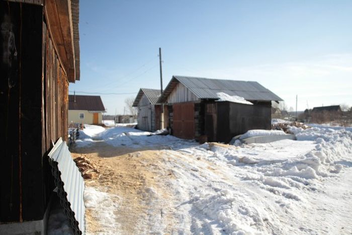 Сотрудники прокуратуры не смогли доехать в отдаленный поселок Свердловской области из-за отсутствия дороги