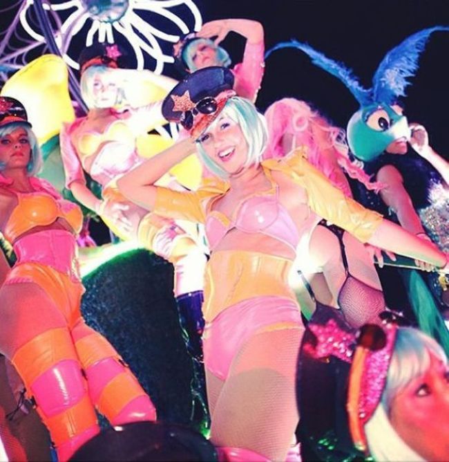 Девушки c Electric Daisy Carnival