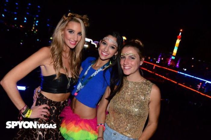Девушки c Electric Daisy Carnival