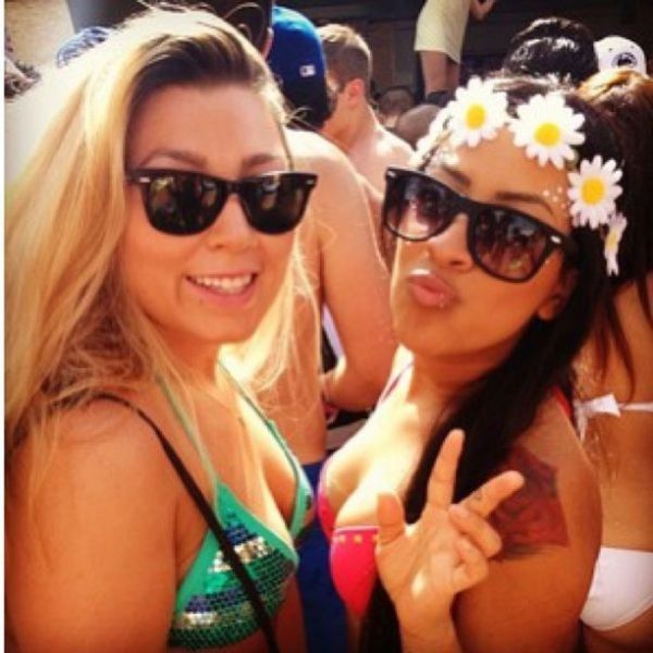 Девушки c Electric Daisy Carnival