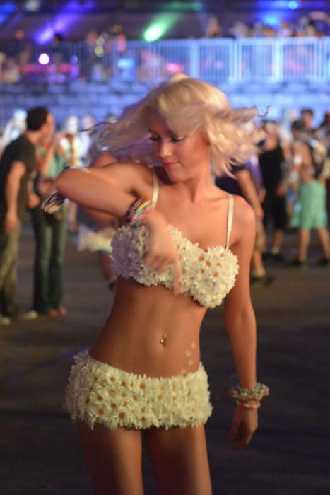 Девушки c Electric Daisy Carnival