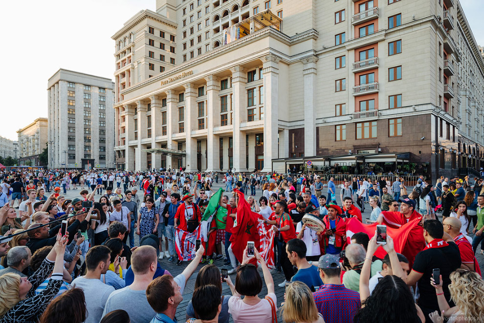 Прогулка по улицам футбольной Москвы Прогулка по улицам футбольной Москвы