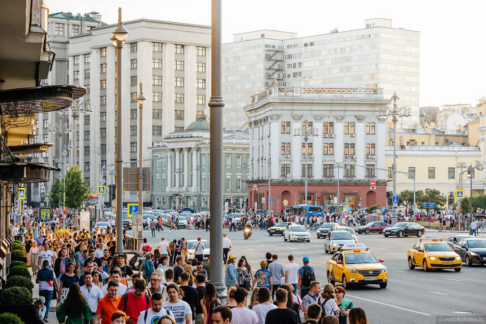 Прогулка по улицам футбольной Москвы Прогулка по улицам футбольной Москвы