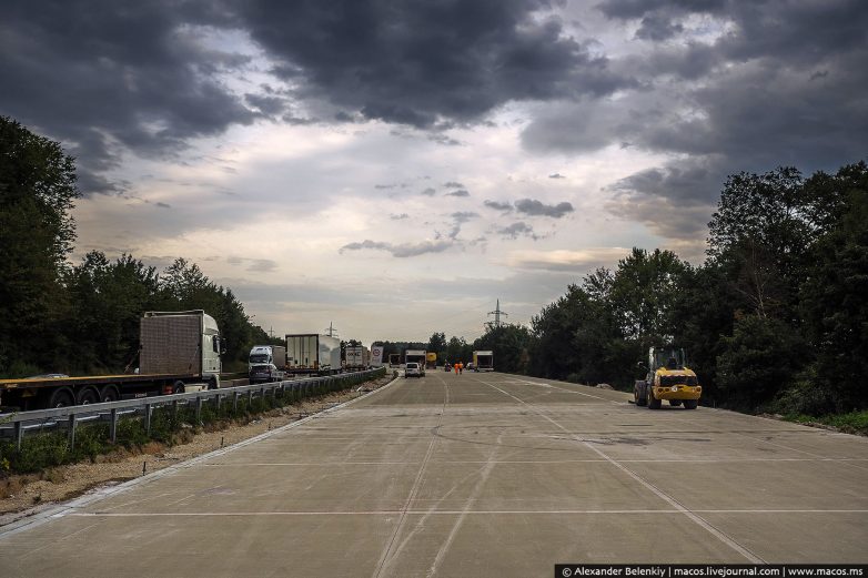 Вот так строят дороги в Германии. У нас этого не будет никогда! Вот так строят дороги в Германии. У нас этого не будет никогда!