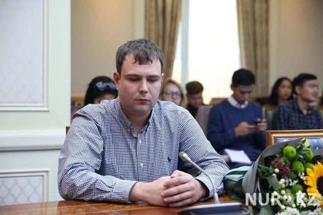 Аким поблагодарил жителя Астаны за спасение ребенка Аким поблагодарил жителя Астаны за спасение ребенка