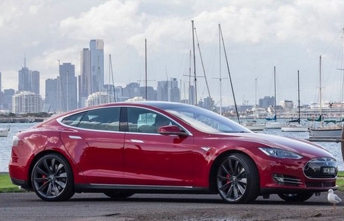 Tesla Motors представила систему автопилота для автомобилей Tesla Motors представила систему автопилота для автомобилей