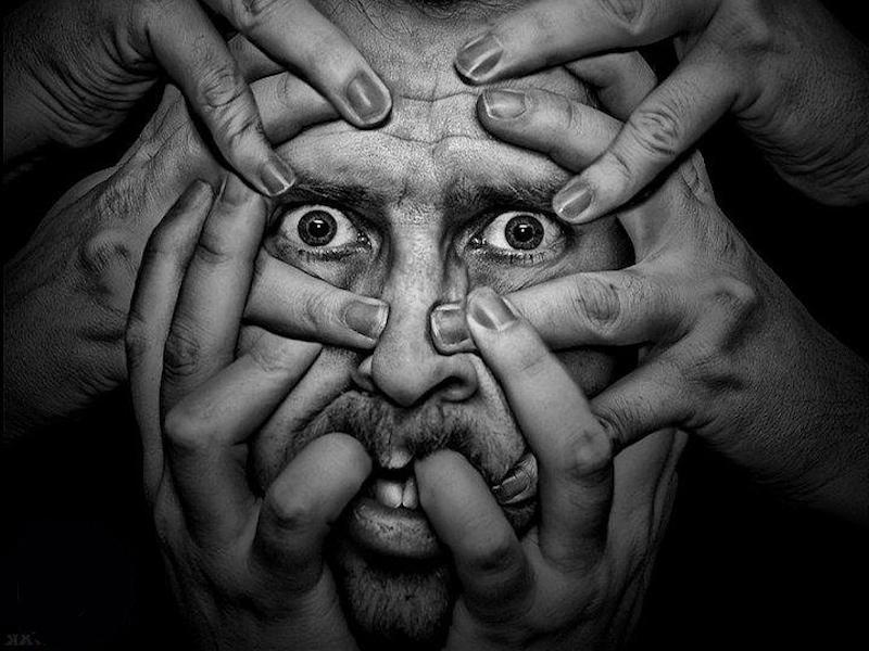 «Я больше не я». Пользователи Reddit с диагностированной шизофренией рассказывают о том, как они поняли, что у них начала «подтекать крыша» (Часть 1) «Я больше не я». Пользователи Reddit с диагностированной шизофренией рассказывают о том, как они поняли, что у них начала «подтекать крыша» (Часть 1)