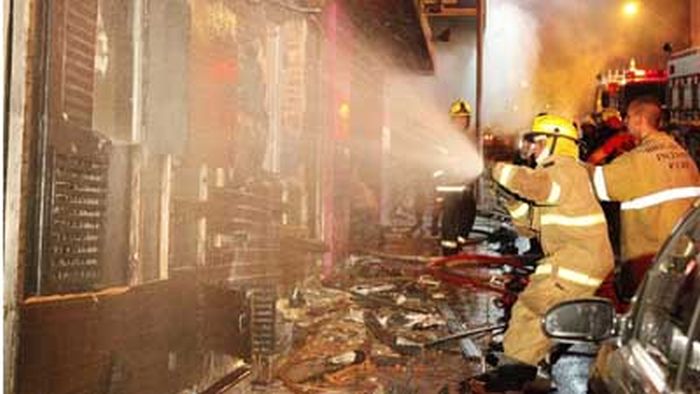 Пожар в ночном клубе Бразилии унес жизни 245 человек (13 фото)