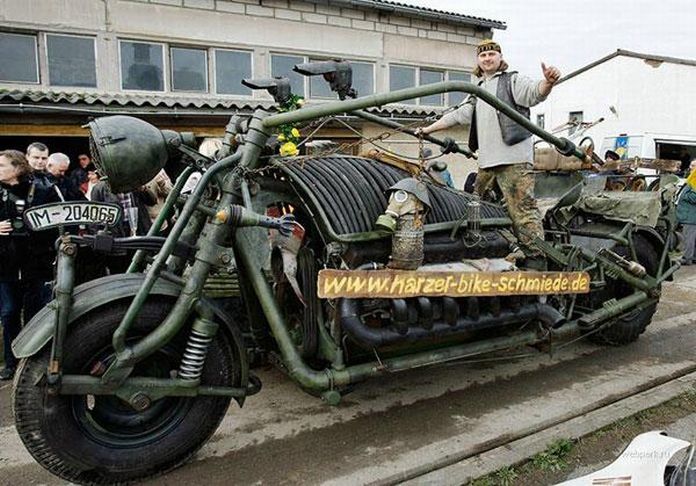 Самый большой мотоцикл (6 фото)