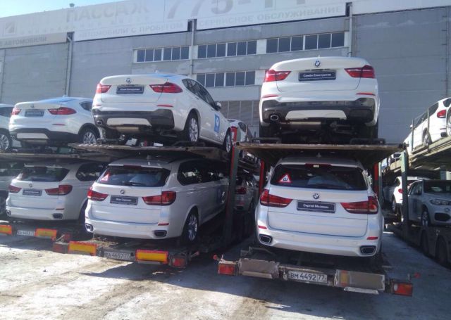 140 BMW на Красной площади ожидают российских медалистов Олимпиады-2018
