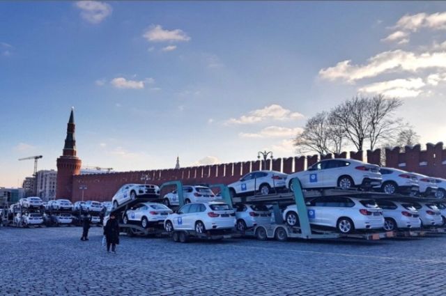 140 BMW на Красной площади ожидают российских медалистов Олимпиады-2018
