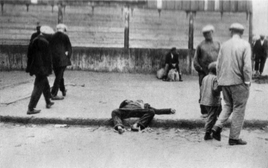 10 случаев глобального голода, приведшего к каннибализму (14 фото) 10 случаев глобального голода, приведшего к каннибализму (14 фото)