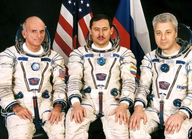 12 пионеров космоса