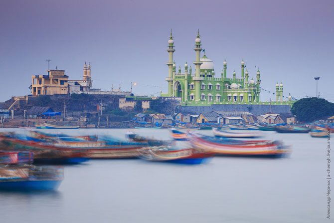 По ту сторону курорта. Морской порт Вижинджам По ту сторону курорта. Морской порт Вижинджам