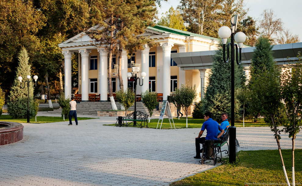 Прогулка по самому курортному городу Узбекистана Прогулка по самому курортному городу Узбекистана