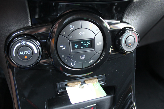 Пробуем седан Ford Fiesta 2015 «на вкус» Пробуем седан Ford Fiesta 2015 «на вкус»